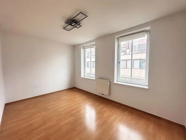 Helle 2 Zimmer Wohnung unbefristet zu mieten