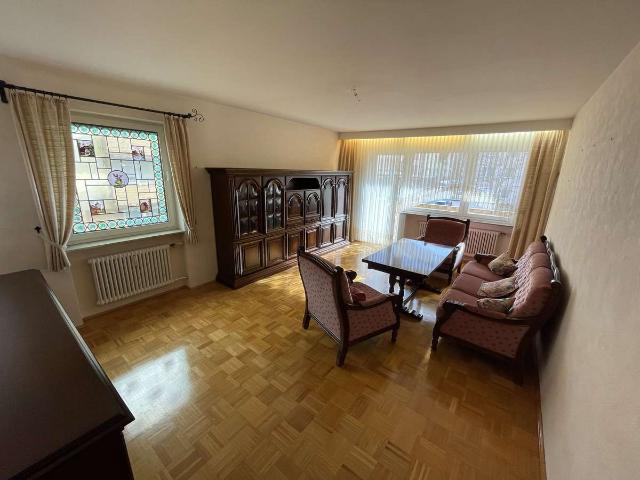 Helle 2 Zimmer Wohnung 64qm mit Balkon und Einbauküche