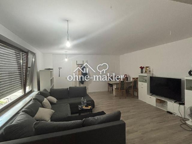 Helle 2 Zimmer Wohnung, 75 m², kernsaniert, mit Terrasse und Garage