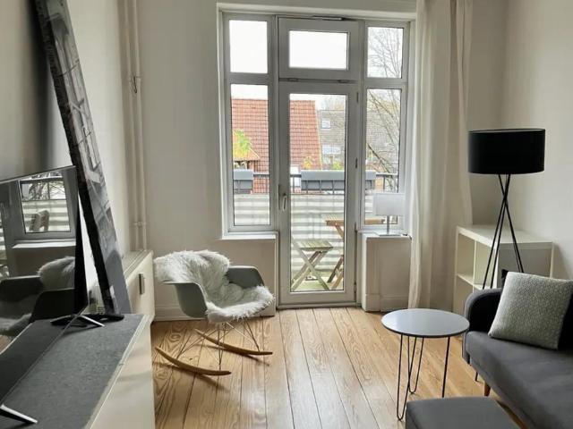 Helle 2 Zimmer Altbauwohnung mit Balkon in Geidorf