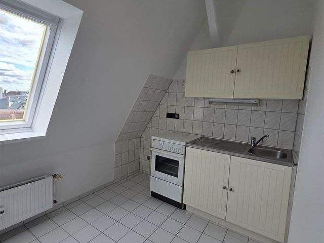 Helle 2 Zimmer Altbauwohnung in Uni Nähe / Schweffelstraße