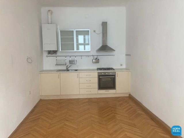 Helle 2 Zimmer Altbauwohnung