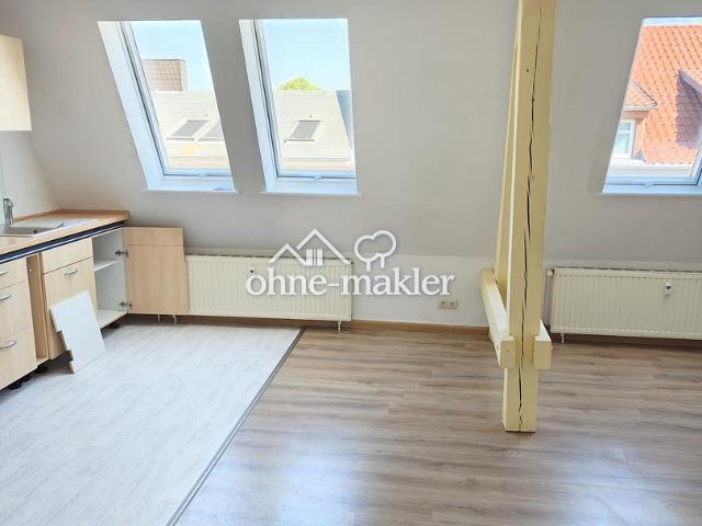 Helle 2 Zimmer Dachgeschosswohnung mit großer Wohnküche in Fürstenwalde/Spree