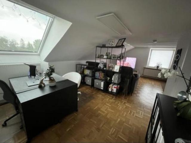 Helle 2 Zimmer Dachgeschosswohnung in ruhiger Lage von Dortmund Brackel