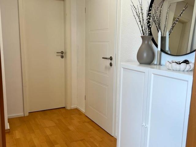 Helle 2 Zimmer Dachgeschosswohnung in 47228 Duisburg Bergheim