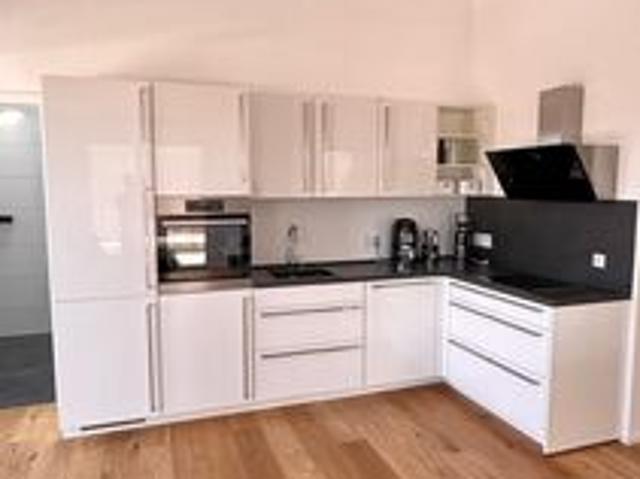 Helle 2 Zimmer Dachterrassenwohnung Nachmieter gesucht