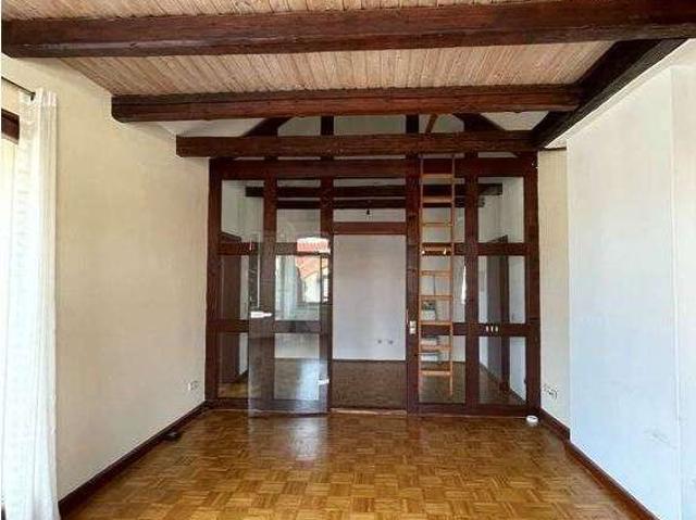 Helle 2 Zimmer DG Wohnung mit Balkon in der Innenstadt
