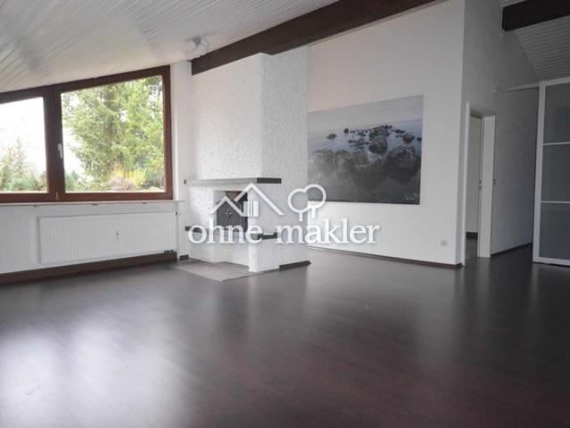 Helle 2,5 Zimmer DG mit Balkon, Kamin in sehr guter Wohnlage auf der Gerlinger Schillerhöhe