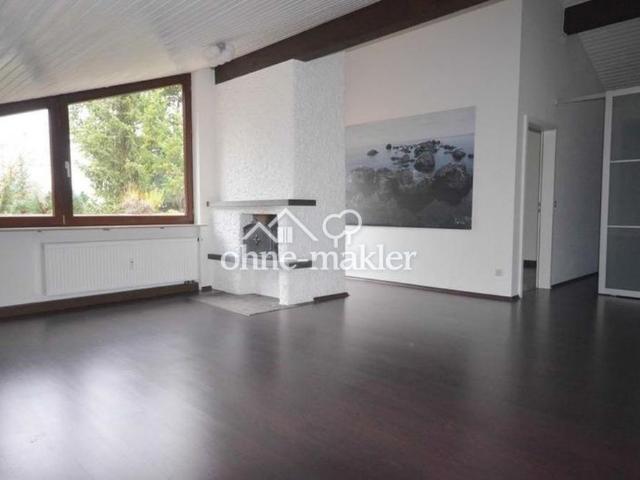 Helle 2 Zimmer DG mit Balkon, Kamin in sehr guter Wohnlage auf der Gerlinger Schillerhöhe