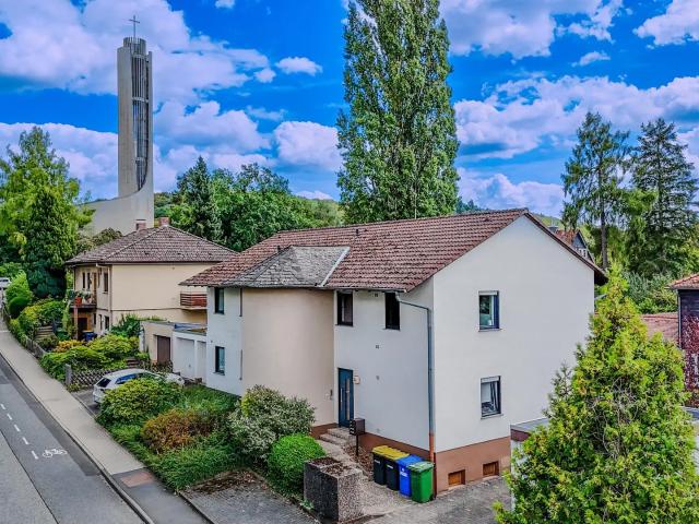 Helle 2 Zimmer Erdgeschosswohnung mit Südterrasse