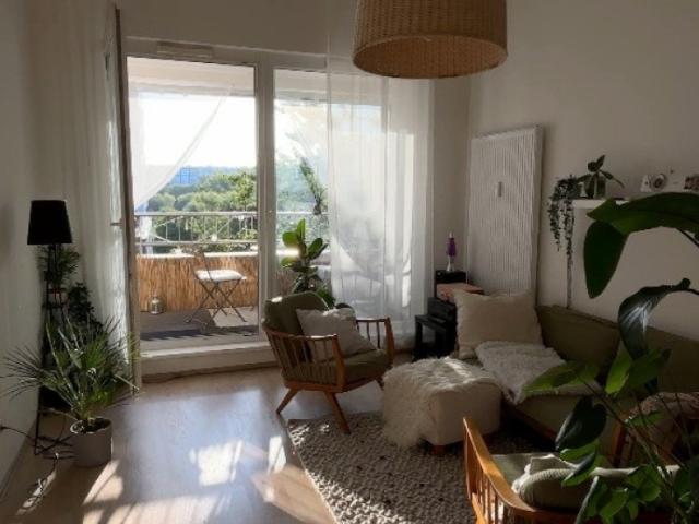 Helle 2 Zimmer Loft Wohnung mit Balkon, nähe Ringbahn, ab 1 Monat