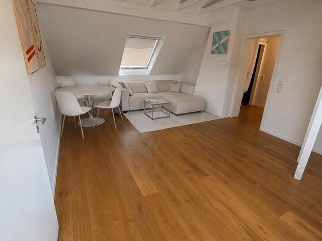 Helle 2 Zimmer Loftwohnung mit Echtholzparkett ohne Provision!