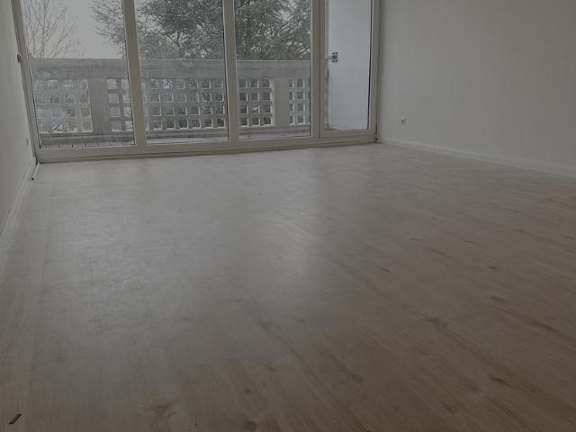 Helle 2 Zimmer Maisonette Wohnung mit Balkon in attraktiver Lage