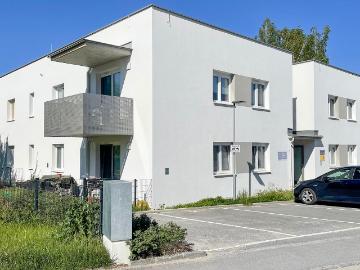 Helle 2 Zimmerwohnung im 1. OG mit Balkon