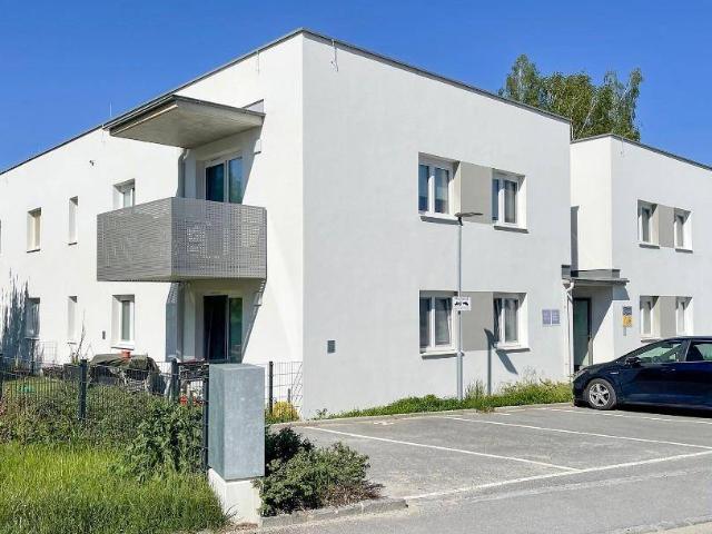 Helle 2 Zimmerwohnung im 1. OG mit Balkon
