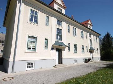 Denkmalplatz, Neurißhof, Gemeinde Blumau-Neurißhof, Bezirk Baden, Niederösterreich