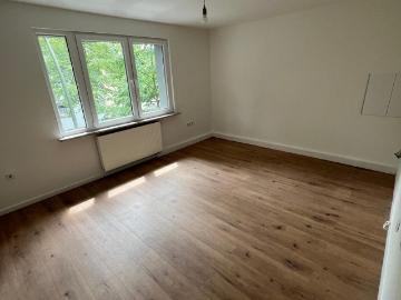 Helle 2 Zimmerwohnung m. gr. Wohnküche + Duschbad