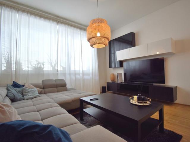 Helle 2 Zimmerwohnung mit BALKON