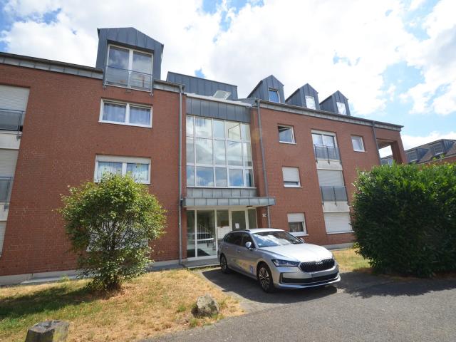 Helle 2 Zimmerwohnung mit Balkon und Tiefgaragenstellplatz!