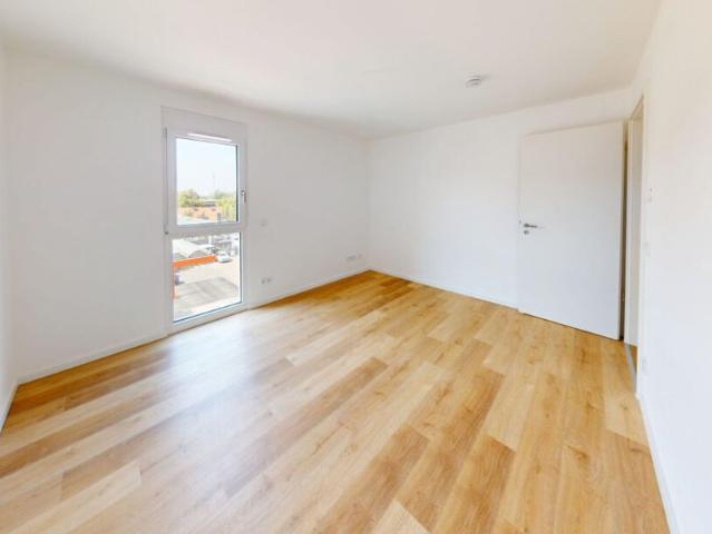 Helle 2 Zimmerwohnung mit Einbauküche und Balkon