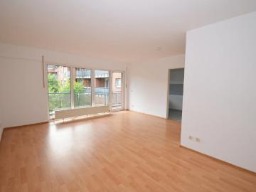 Helle 2 Zimmerwohnung mit großem Balkon am Stadtrand von Köln