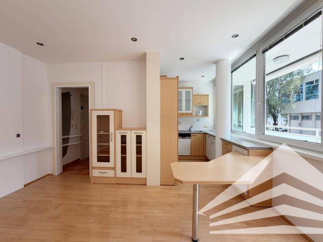 Helle 2 Zimmerwohnung mit Küche & TG Stellplatz in idealer Innenstadtlage