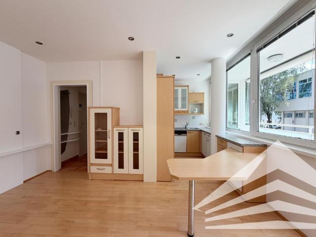 Helle 2 Zimmerwohnung mit Küche & TG Stellplatz in idealer Innenstadtlage