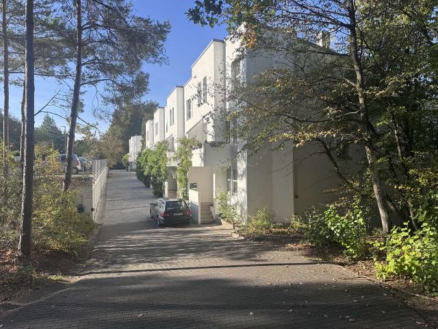 Helle 2 Zimmerwohnung mit Terrasse