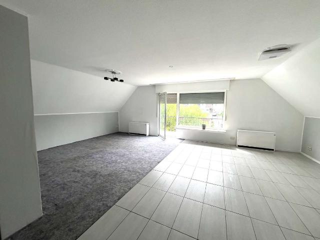 Helle 2 ZKB Wohnung mit Balkon in ruhiger Lage!