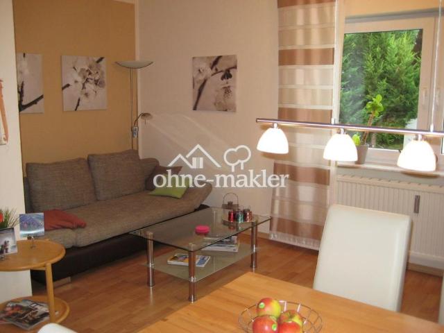 Helle 2 ZKB Wohnung, Balkon, Badezimmer mit Fenster, Einbauküche VB, Keller, Stellplatz