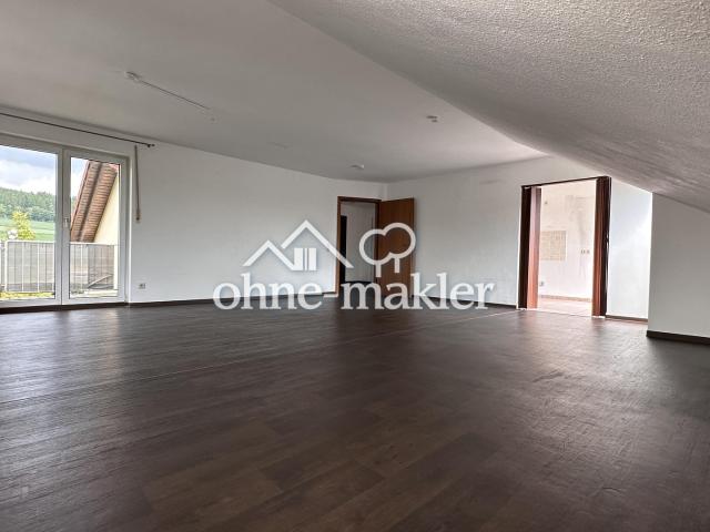 Helle 2 ZKB DG Wohnung mit 2 Balkonen, Stellplatz & Keller in Bad Emstal Sand
