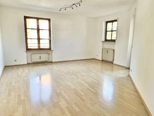 Helle 2 ZKB mit Balkon und Tiefgarage