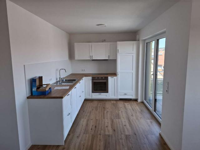 Helle 2 ZKB mit Einbauküche und Balkon zu vermieten