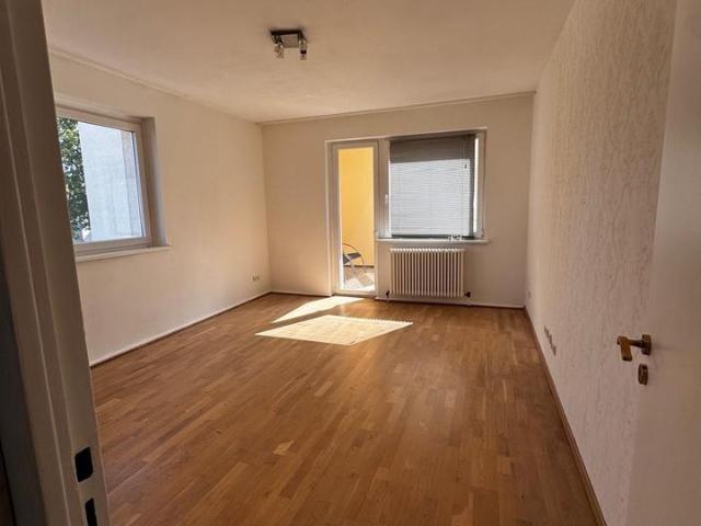 Helle 2 12 Zimmer Wohnung in Spandau