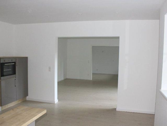 Helle 2 3 Zimmer Souterrain Wohnung mit eigner Terrasse