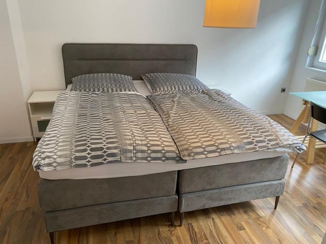 Helle 2,5 Zi. Whg. Top Lage neben Burg, neu möbliert!, Nurnberg Amsterdam Apartments for Rent