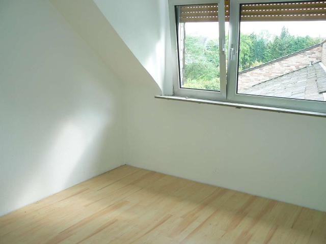 Helle 2,5 Zimmer Wohnung: Gepflegtes Zuhause in Meerbusch