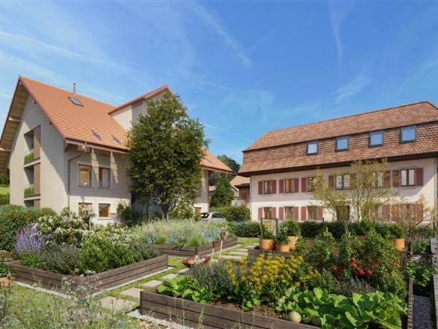 Helle 2,5 Zimmer Wohnung im 1. Stock mit Loggia und Gemüsegarten