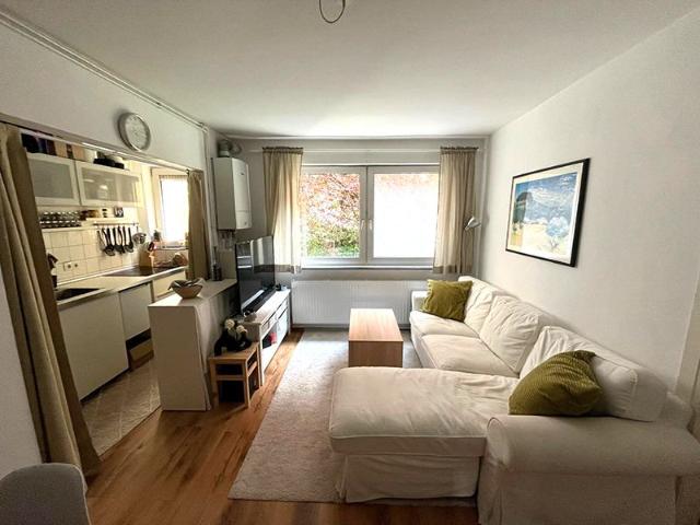 Helle 2,5 Zimmer Wohnung im Komponisten Viertel
