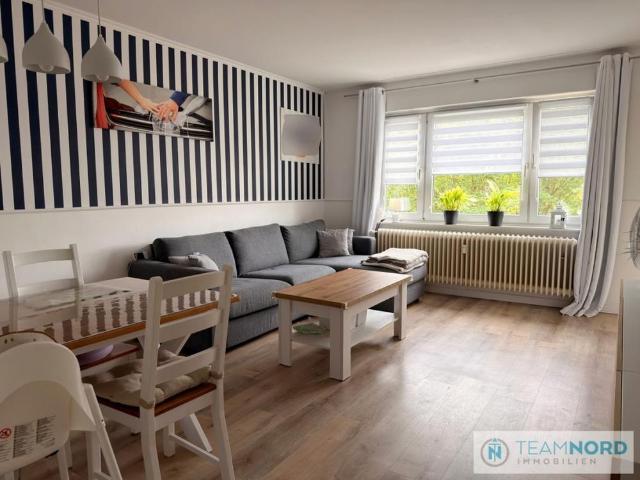 Helle 2,5 Zimmer Wohnung mit Balkon und Blick ins Grüne