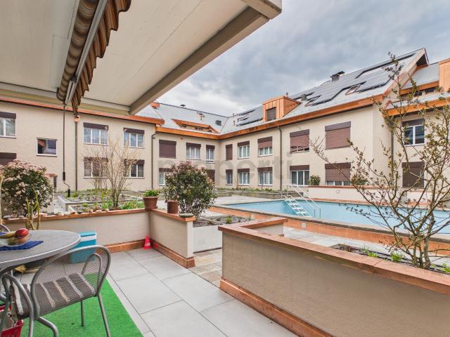 Helle 2.5 Zimmer Wohnung mit Balkon, Zürich
