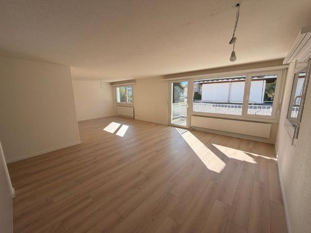 Helle 2.5 Zimmer Wohnung mit Balkon in Au SG – sofort verfügbar