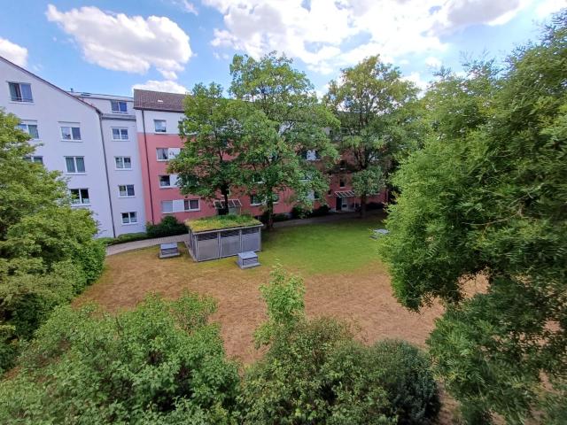 Helle 2,5 Zimmer Wohnung mit Balkon in München