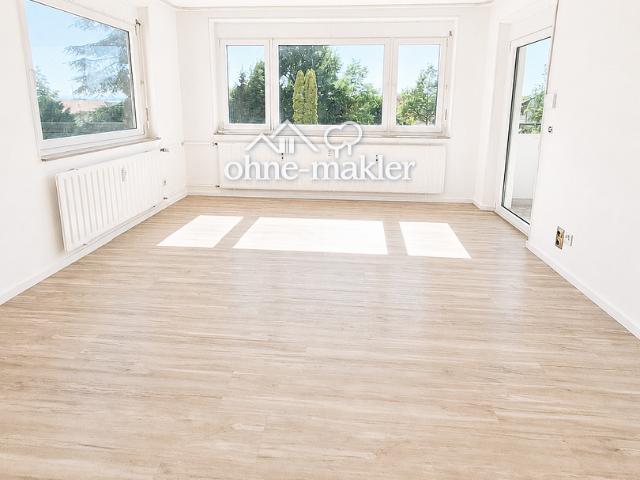Erstbezug nach Sanierung: 2,5 Zimmer Wohnung mit Multifunktionsraum, EBK, Südbalkon & TG Stellplatz