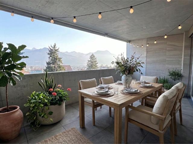 Helle 2,5 Zimmer Wohnung mit großer Terrasse