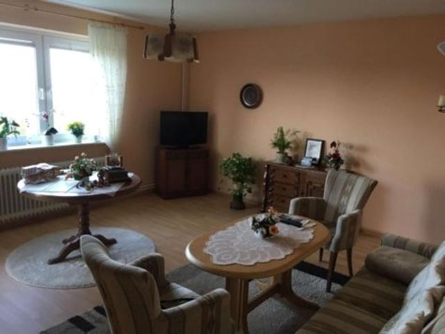 Helle 2,5 Zimmer Wohnung sucht Nachmieter