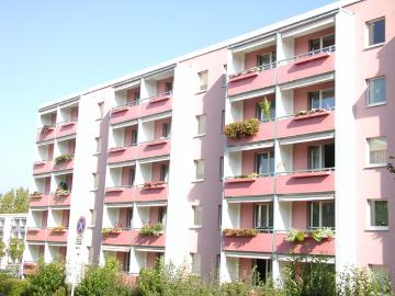 helle 3 Raumwohnung mit Balkon und Wanne