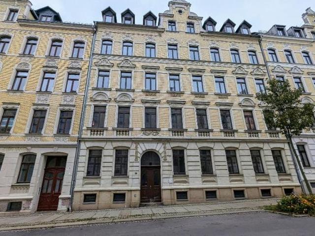 Helle 3 Raumwohnung, mit größzügigen Räumen und Badezimmer mit Taglicht