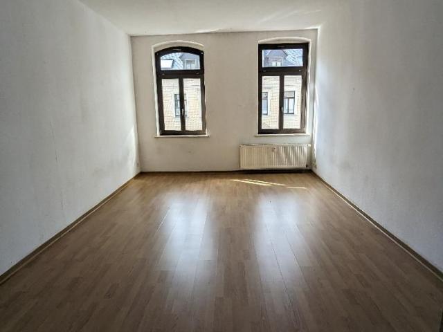 Helle 3 Raumwohnung, mit größzügigen Räumen und Badezimmer mit Taglicht