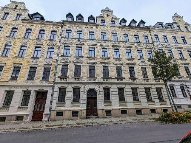 Helle 3 Raumwohnung, mit größzügigen Räumen und Badezimmer mit Taglicht